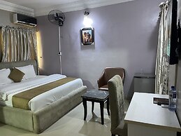 Western Sun International Hotel & Events Centre