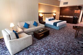 Golden Tulip Doha (Luxury City Hotel)