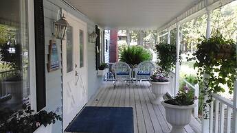 Churchill Pointe Inn