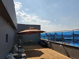 The Stone Bridge Hotel