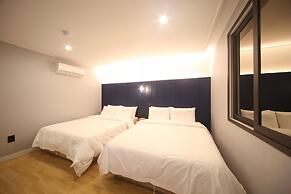 The Stone Bridge Hotel