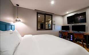 The Stone Bridge Hotel