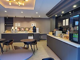 The Stone Bridge Hotel