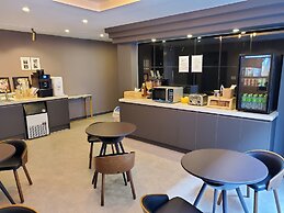 The Stone Bridge Hotel