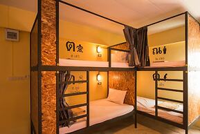 Hide Bangkok Hostel