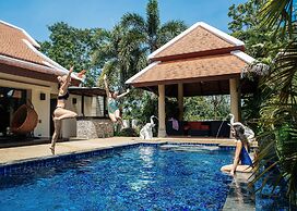 Baan Bua Estate by Tropiclook