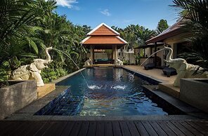 Baan Bua Estate by Tropiclook