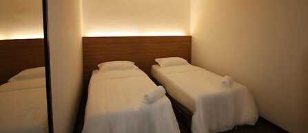 Place2Stay - Opposite Hilton