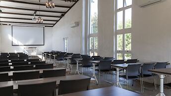 Cradle Boutique Hotel