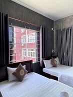 Amy Hostel Hue