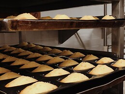 Cheery Dragon Canal Hotel Hangzhou