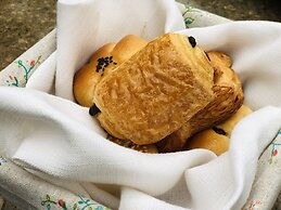 Cheery Dragon Canal Hotel Hangzhou