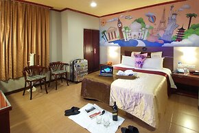 Golden Swallow Hotel