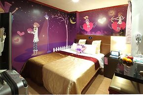 Golden Swallow Hotel