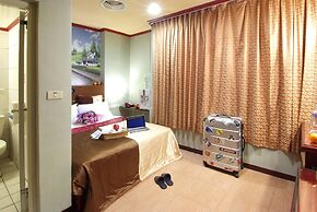 Golden Swallow Hotel