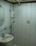 Golden Swallow Hotel