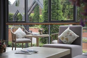 Flora Creek Resort & Garden Chiang Mai