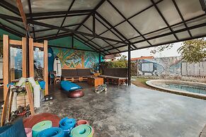 Big Brother Surf Inn