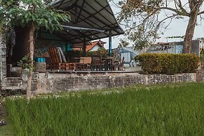 Big Brother Surf Inn