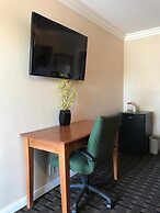 Fullerton Lodge