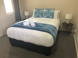 Kingston TOP 10 Holiday Park