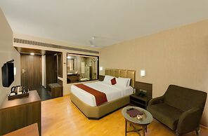 Central Beacon Hotel Surat