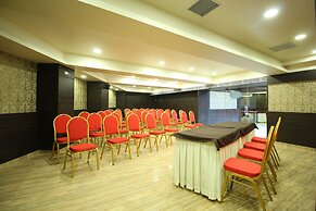 Central Beacon Hotel Surat
