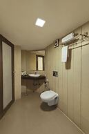 Central Beacon Hotel Surat