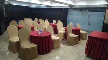 Central Beacon Hotel Surat