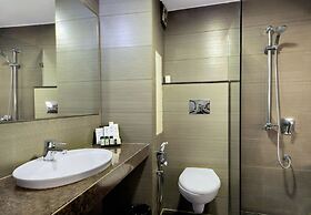 Central Beacon Hotel Surat