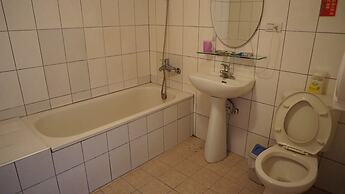 Chian Huei Business Hotel