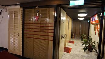 Chian Huei Business Hotel