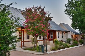 Gruene Cottages