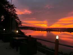 Khong Chiam Orchid Riverside Resort