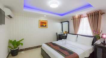 Seventh Heaven Hotel and High Bar