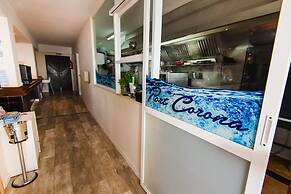 Hostal Port Corona