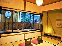 Guest House Oumi - Hostel