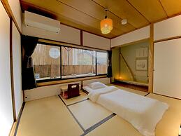 Guest House Oumi - Hostel
