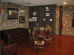 Ye Old English Inn