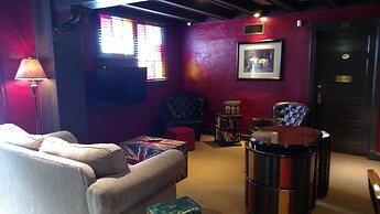 Ye Old English Inn