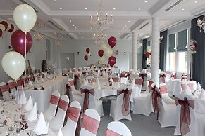 Yarrow Hotel