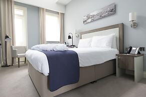 Yarrow Hotel
