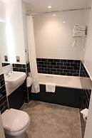 Yarrow Hotel