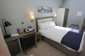 Yarrow Hotel