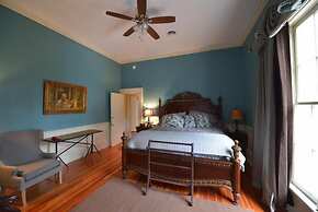 Early Inn at the Grove