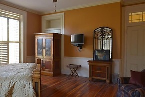 Early Inn at the Grove