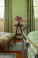 L'Auberge Provencale Inn & Restaurant