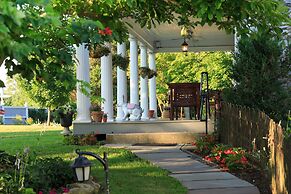 L'Auberge Provencale Inn & Restaurant