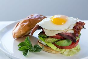 L'Auberge Provencale Inn & Restaurant