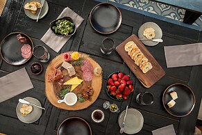 L'Auberge Provencale Inn & Restaurant